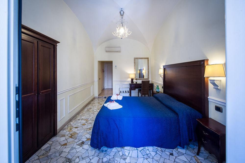 Persepolis Rome Hotel ภายนอก รูปภาพ