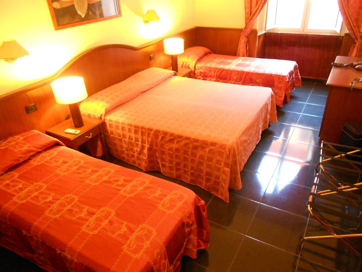 Persepolis Rome Hotel ภายนอก รูปภาพ