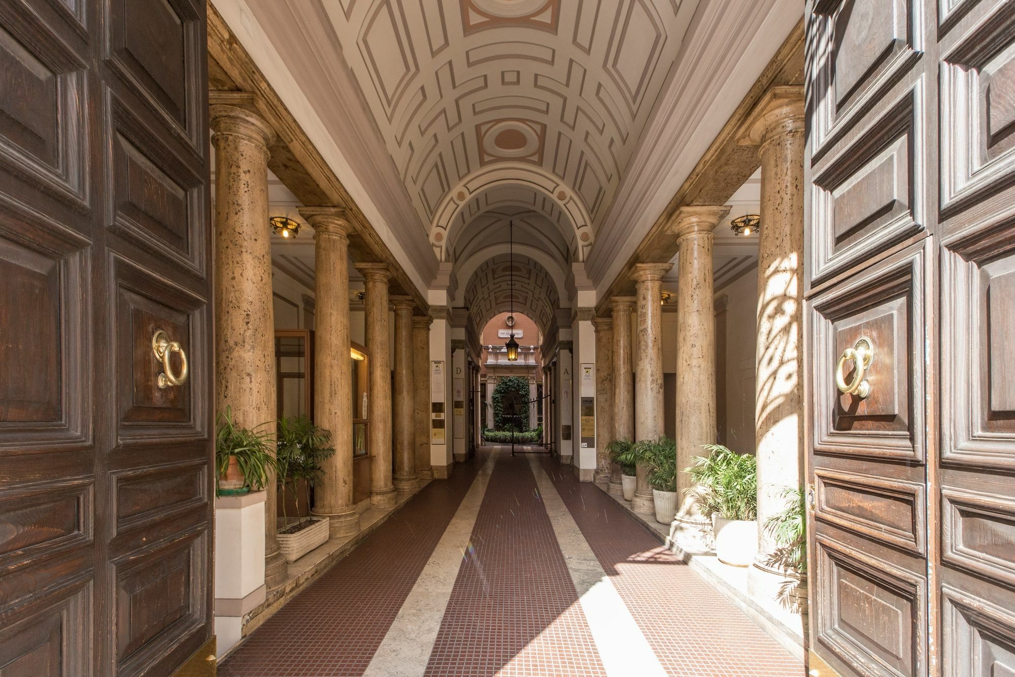 Persepolis Rome Hotel ภายนอก รูปภาพ