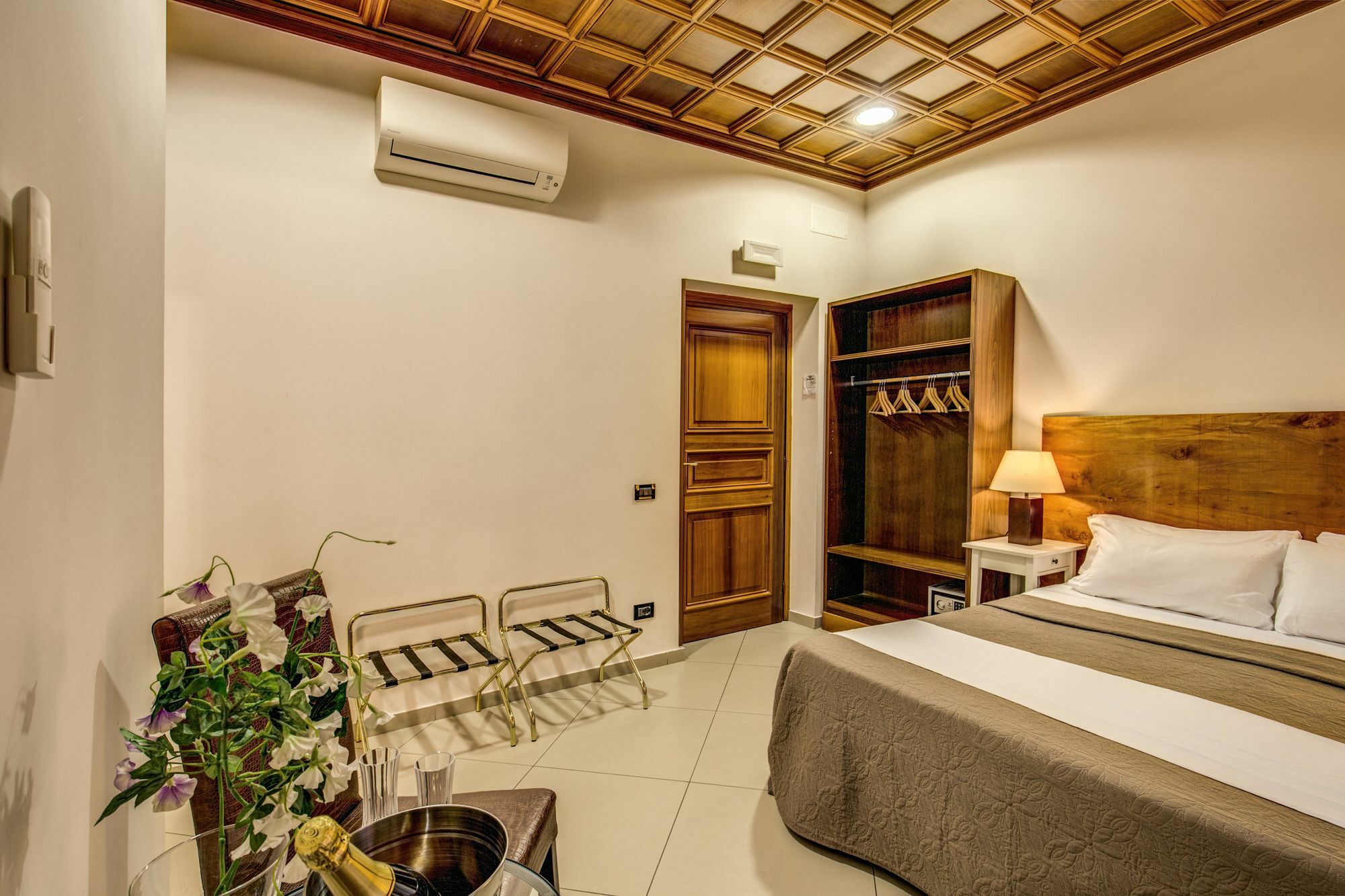 Persepolis Rome Hotel ภายนอก รูปภาพ