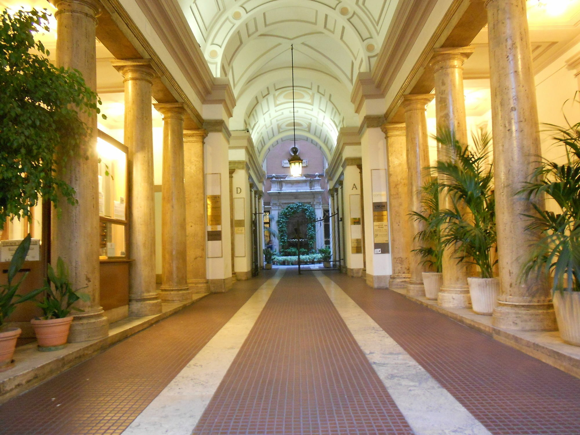 Persepolis Rome Hotel ภายนอก รูปภาพ