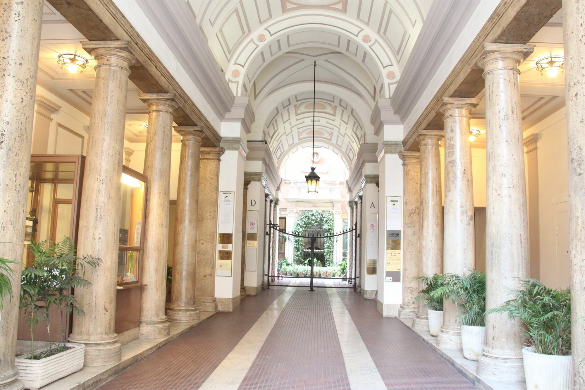 Persepolis Rome Hotel ภายนอก รูปภาพ