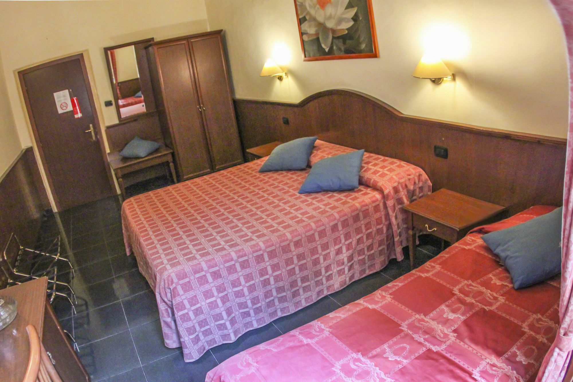 Persepolis Rome Hotel ภายนอก รูปภาพ
