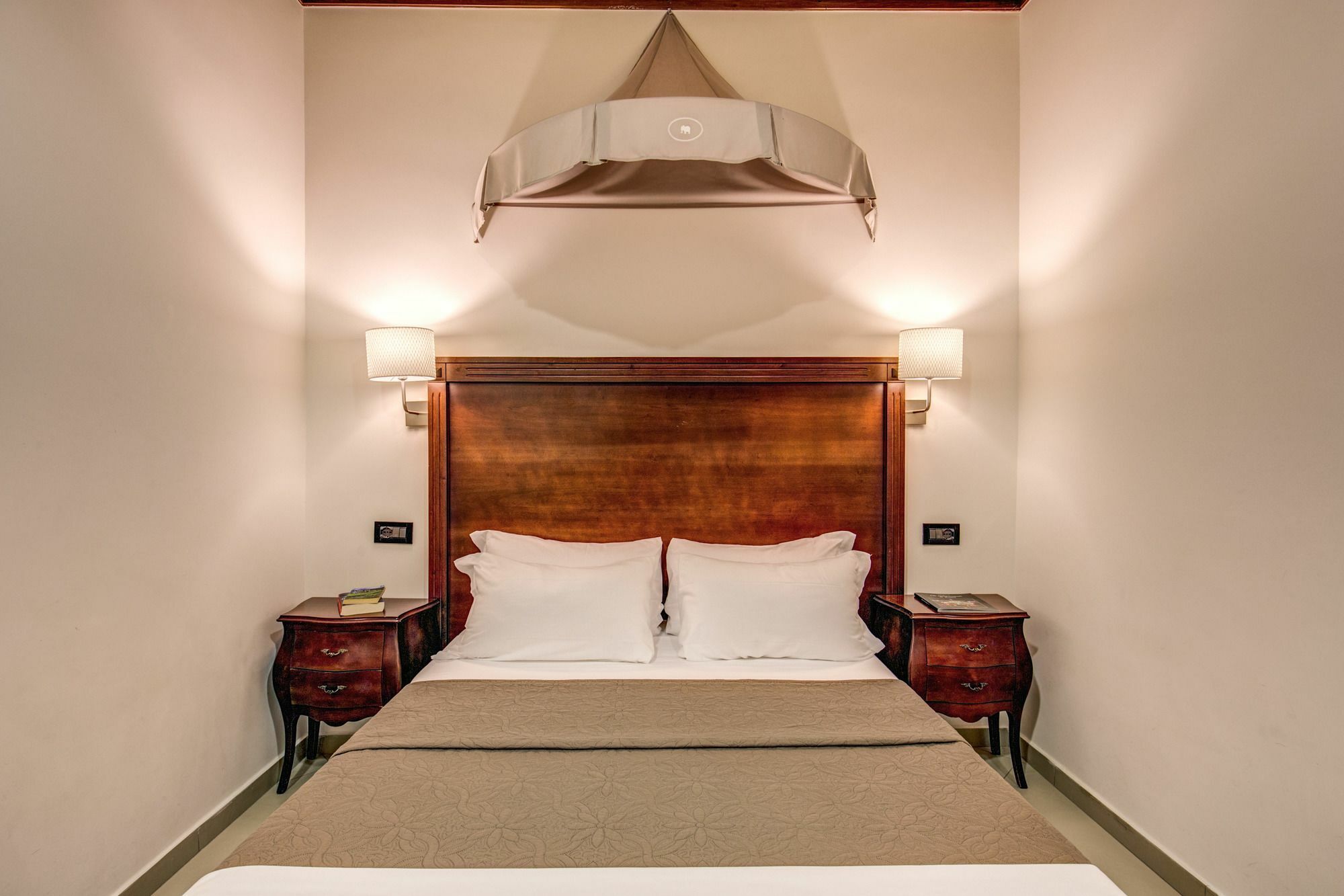 Persepolis Rome Hotel ภายนอก รูปภาพ