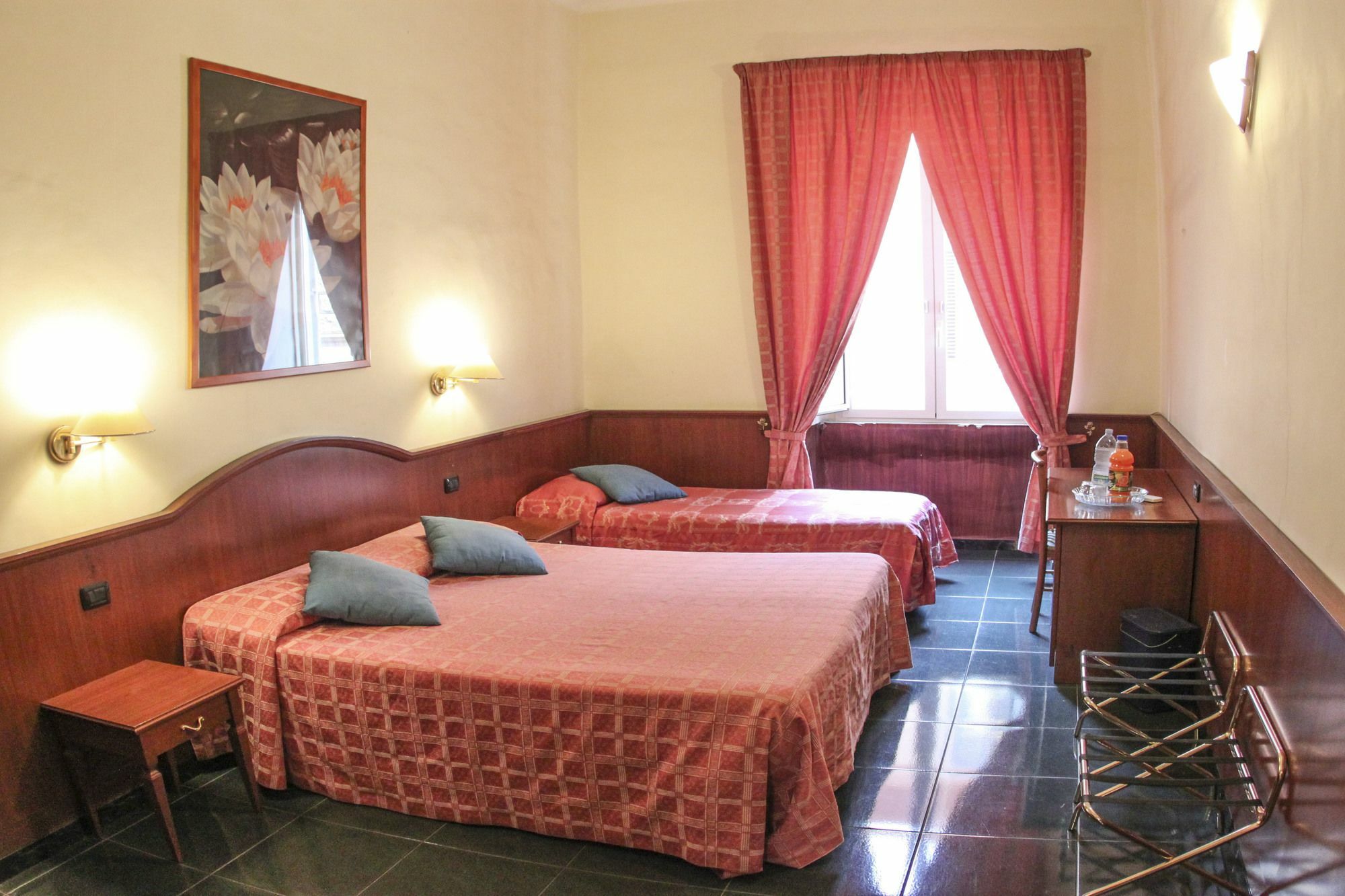 Persepolis Rome Hotel ภายนอก รูปภาพ