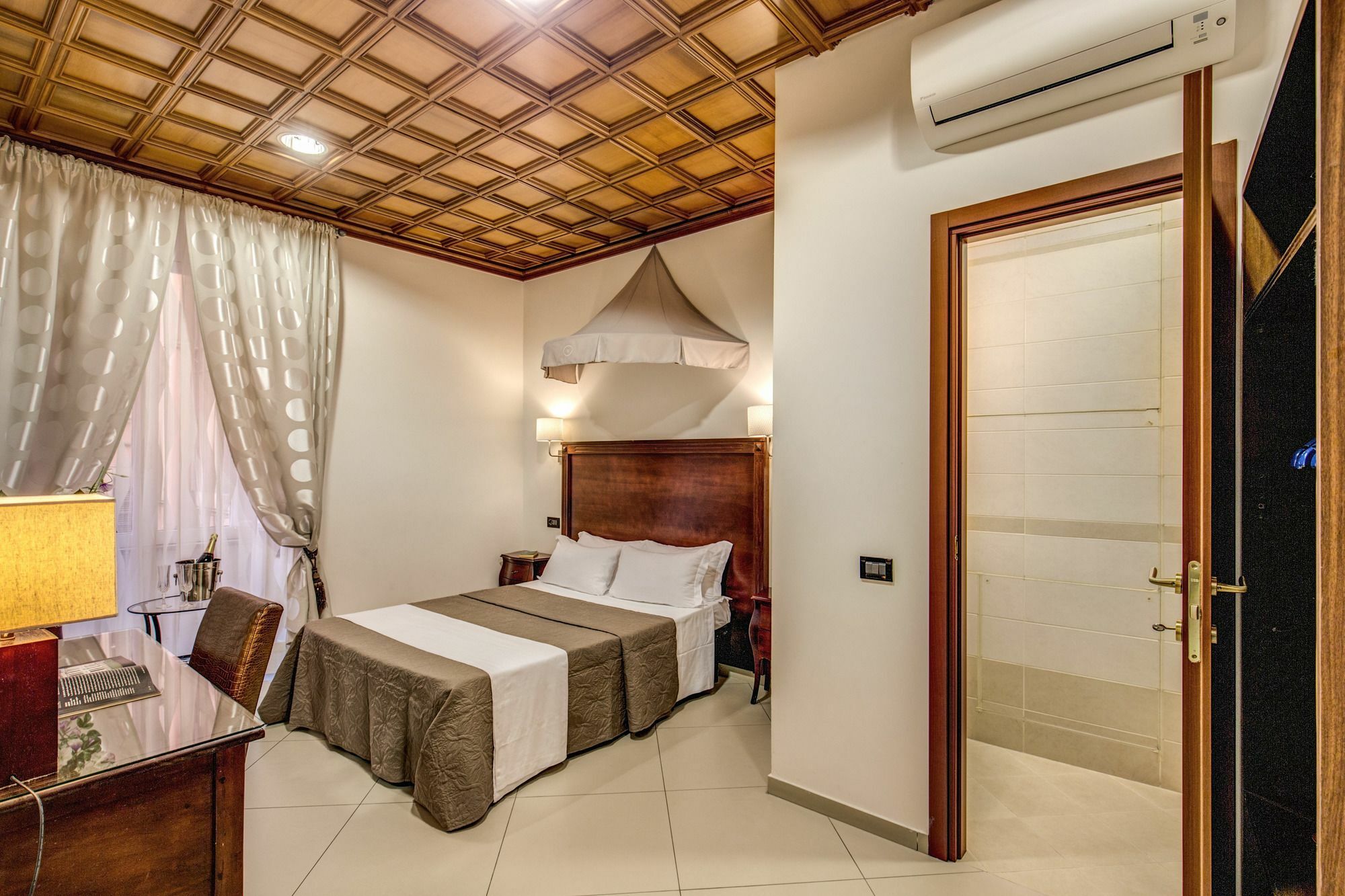 Persepolis Rome Hotel ภายนอก รูปภาพ